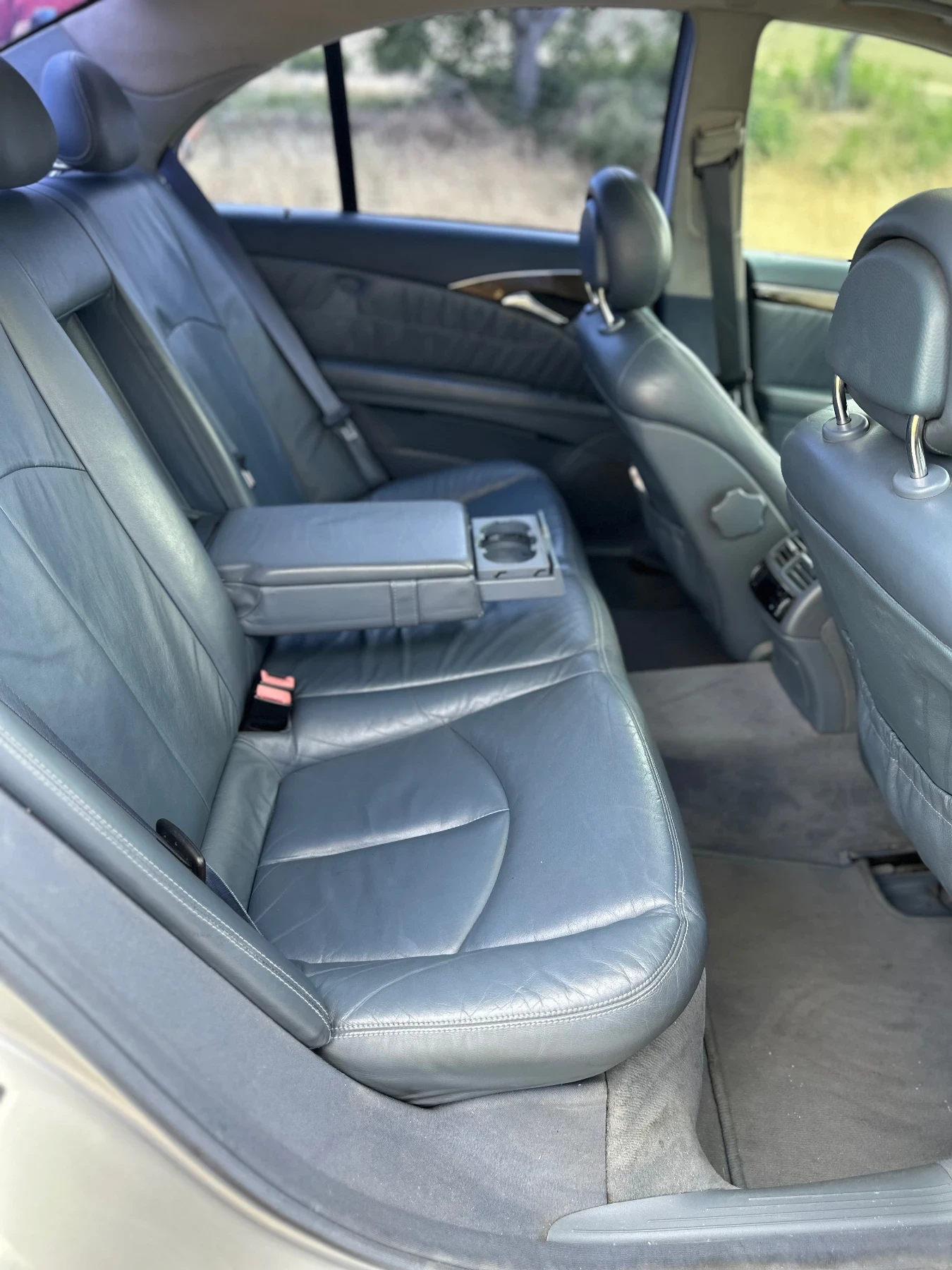 Mercedes-Benz E 320, снимка 11 - Автомобили и джипове - 54931971