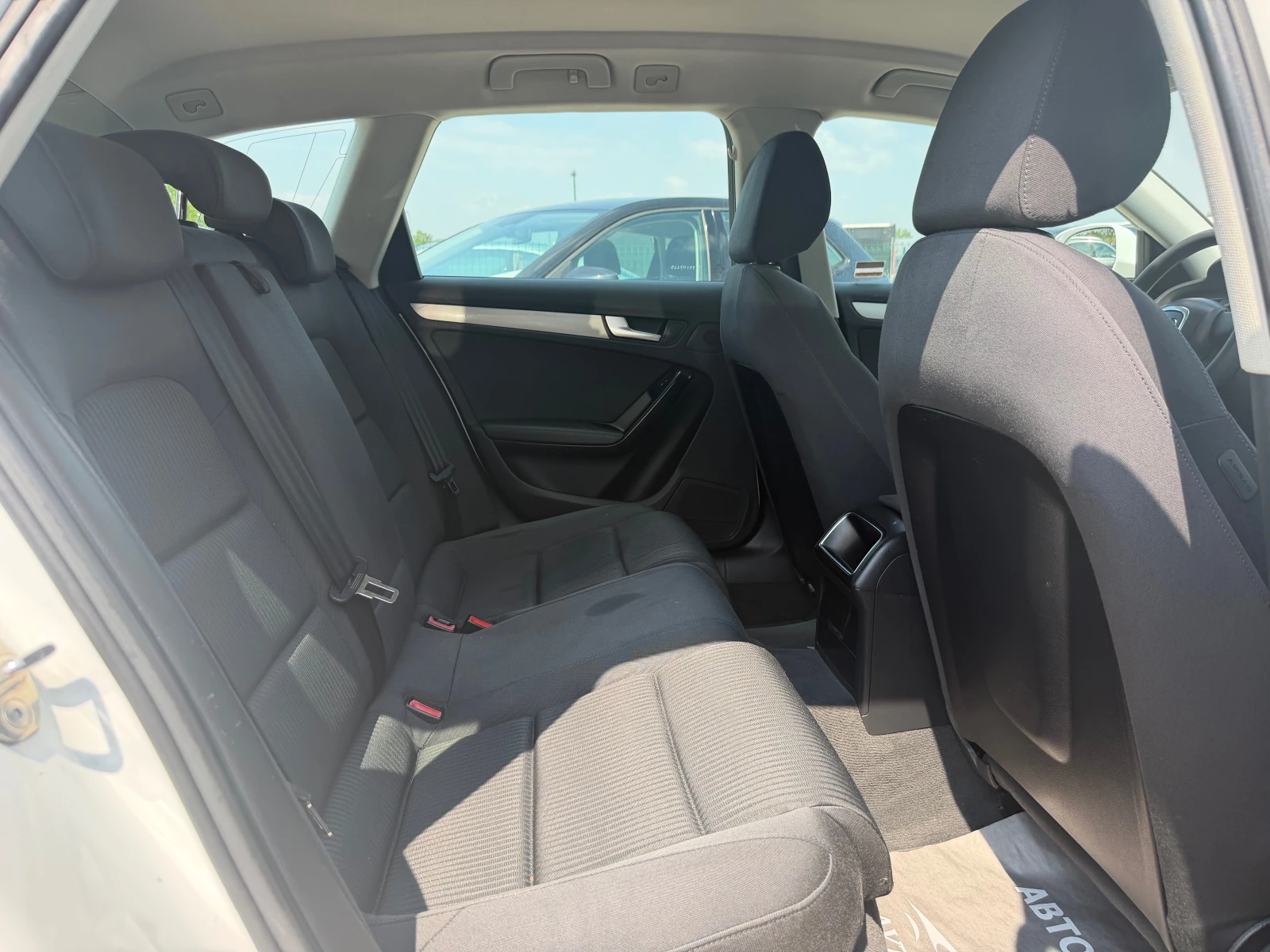 Audi A4 2.0TDI-143, снимка 12 - Автомобили и джипове - 55142493