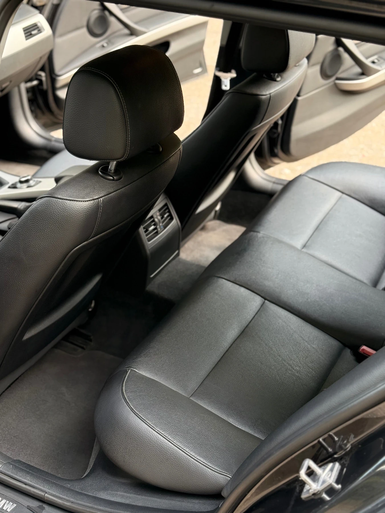 BMW 320, снимка 7 - Автомобили и джипове - 55181640