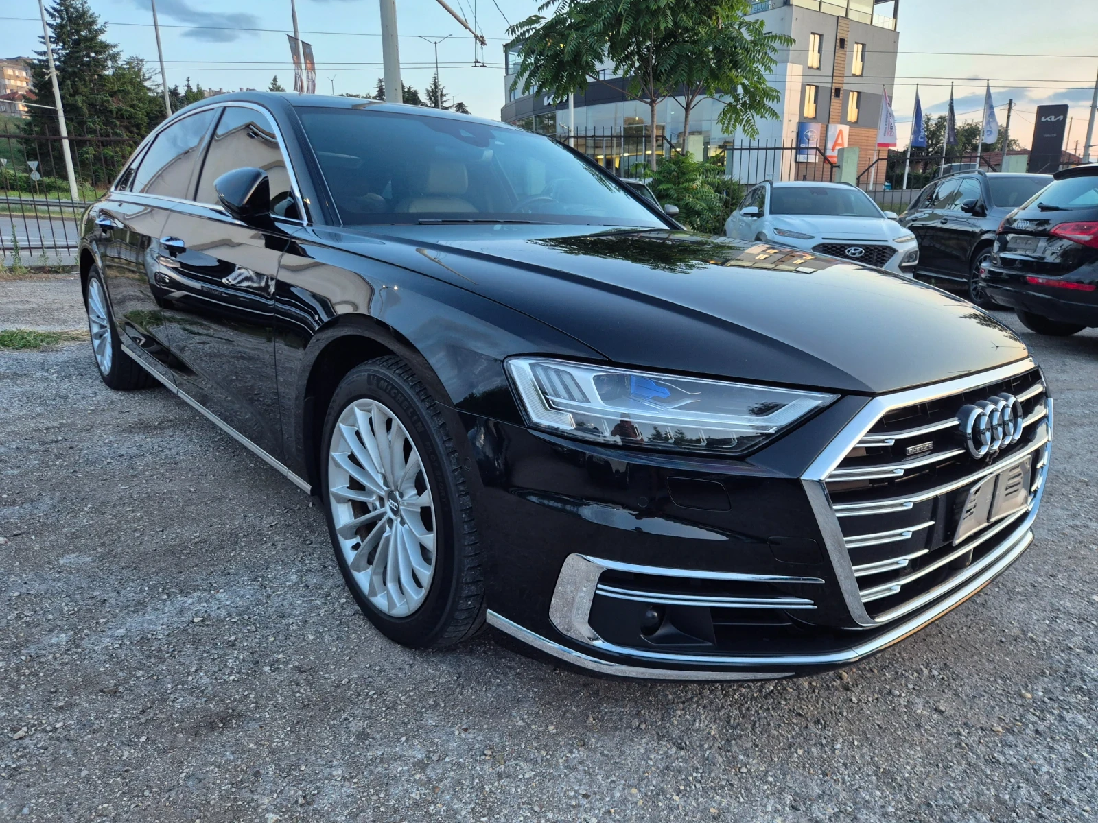 Audi A8 L* 50TDI* HUD* 360* MATRIX* PAN* 4ХМАСАЖ* B&O* SOF, снимка 5 - Автомобили и джипове - 55224772