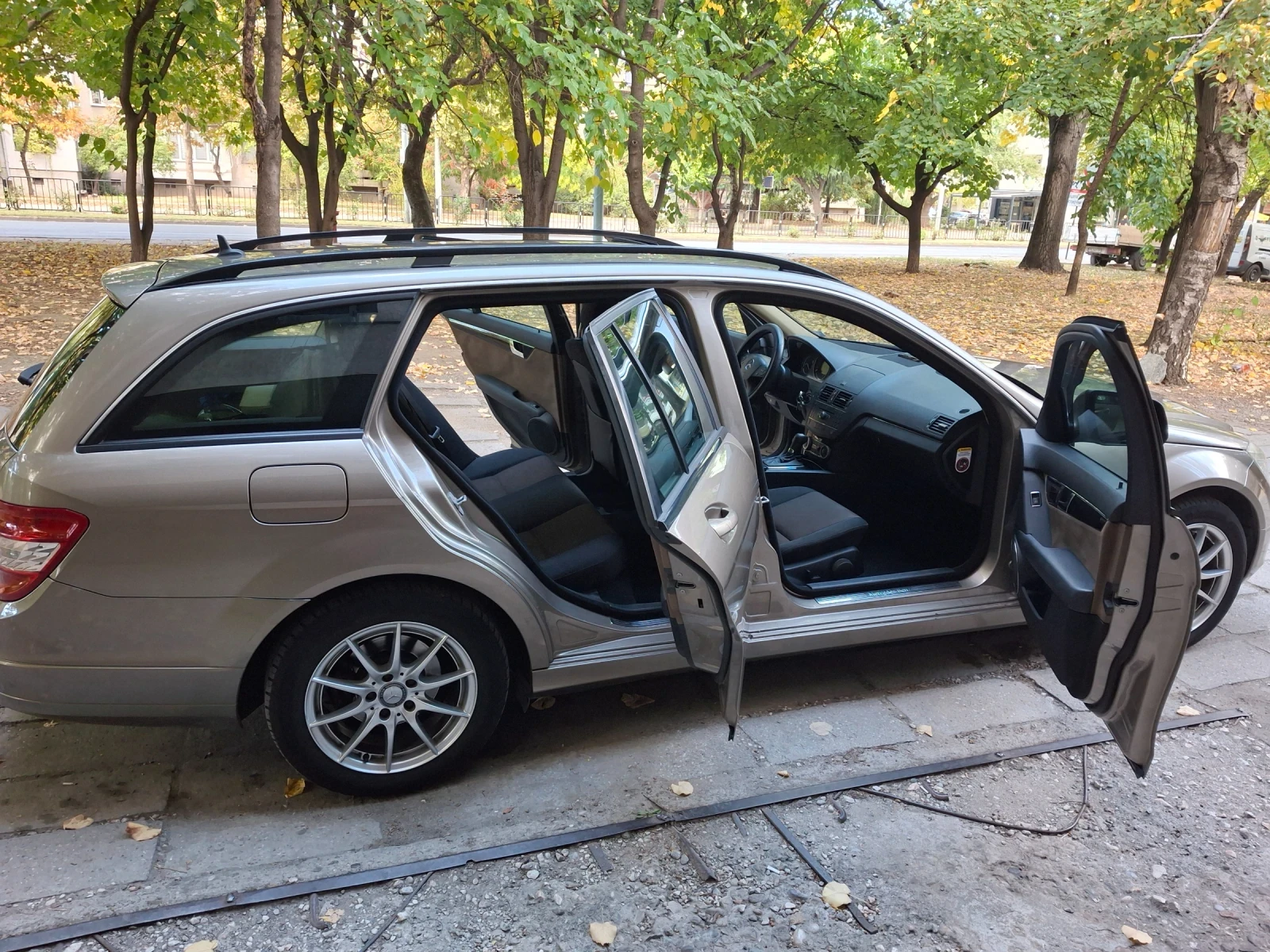 Mercedes-Benz 200, снимка 9 - Автомобили и джипове - 56465141