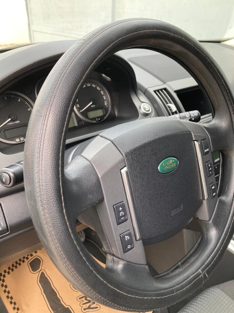 Land Rover Freelander 2.2 TD4, снимка 14 - Автомобили и джипове - 49104406