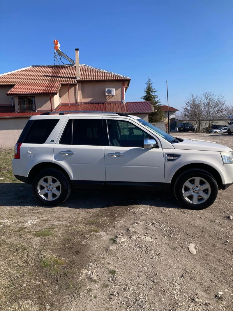 Land Rover Freelander 2.2 TD4, снимка 8 - Автомобили и джипове - 49104406