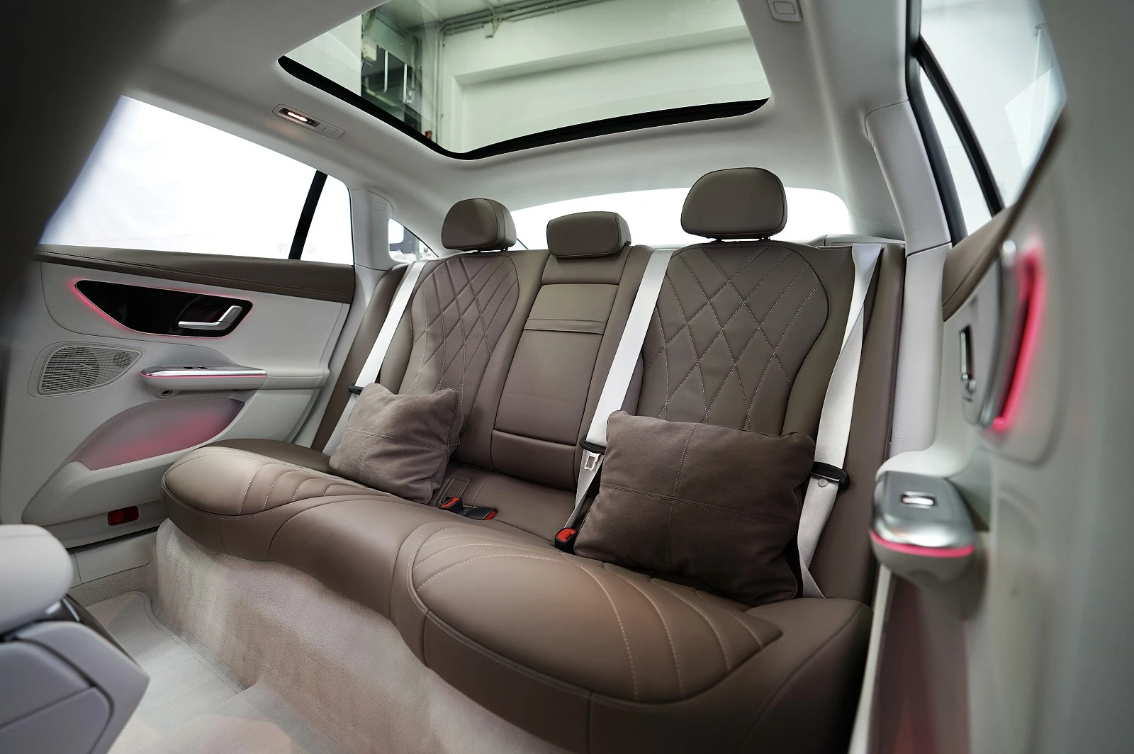 Mercedes-Benz EQE 300 | Mobile.bg   13