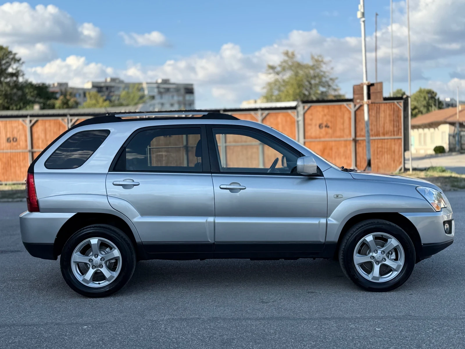 Kia Sportage 2.0D FACELIFT 4X4 - изображение 9