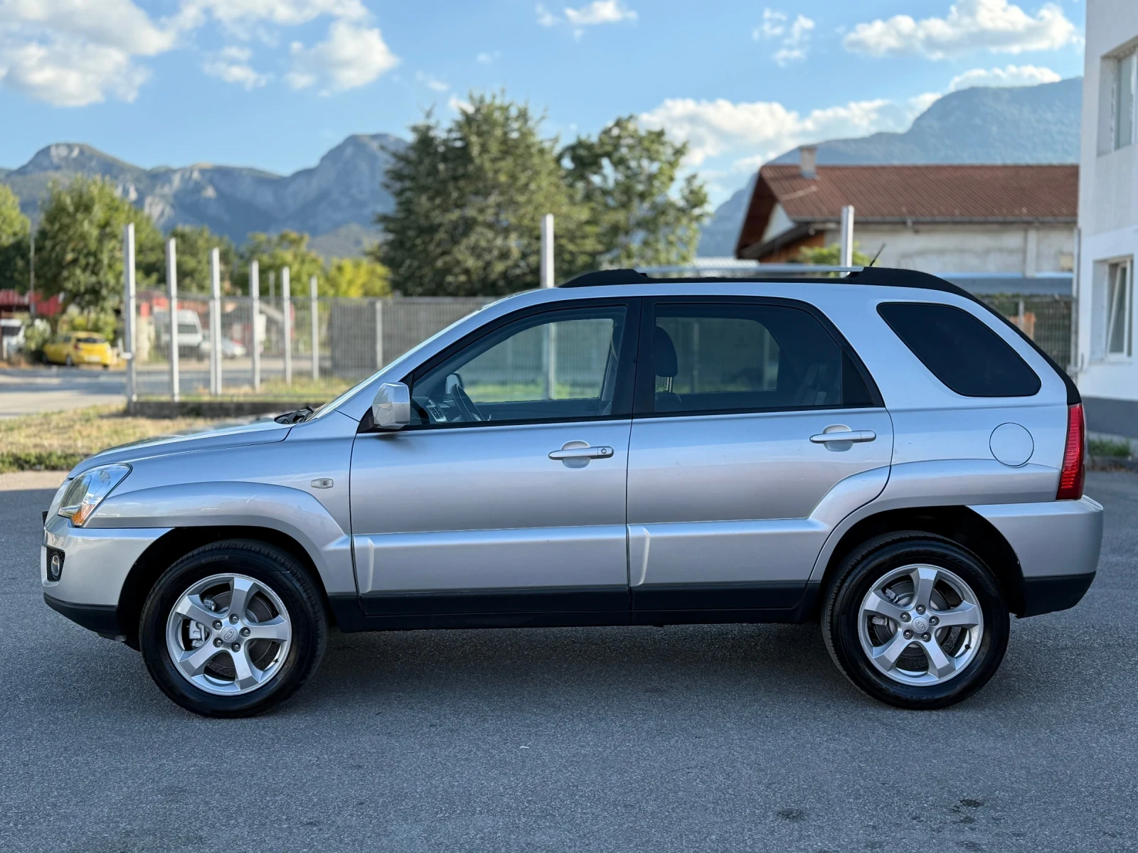 Kia Sportage 2.0D FACELIFT 4X4 - изображение 5