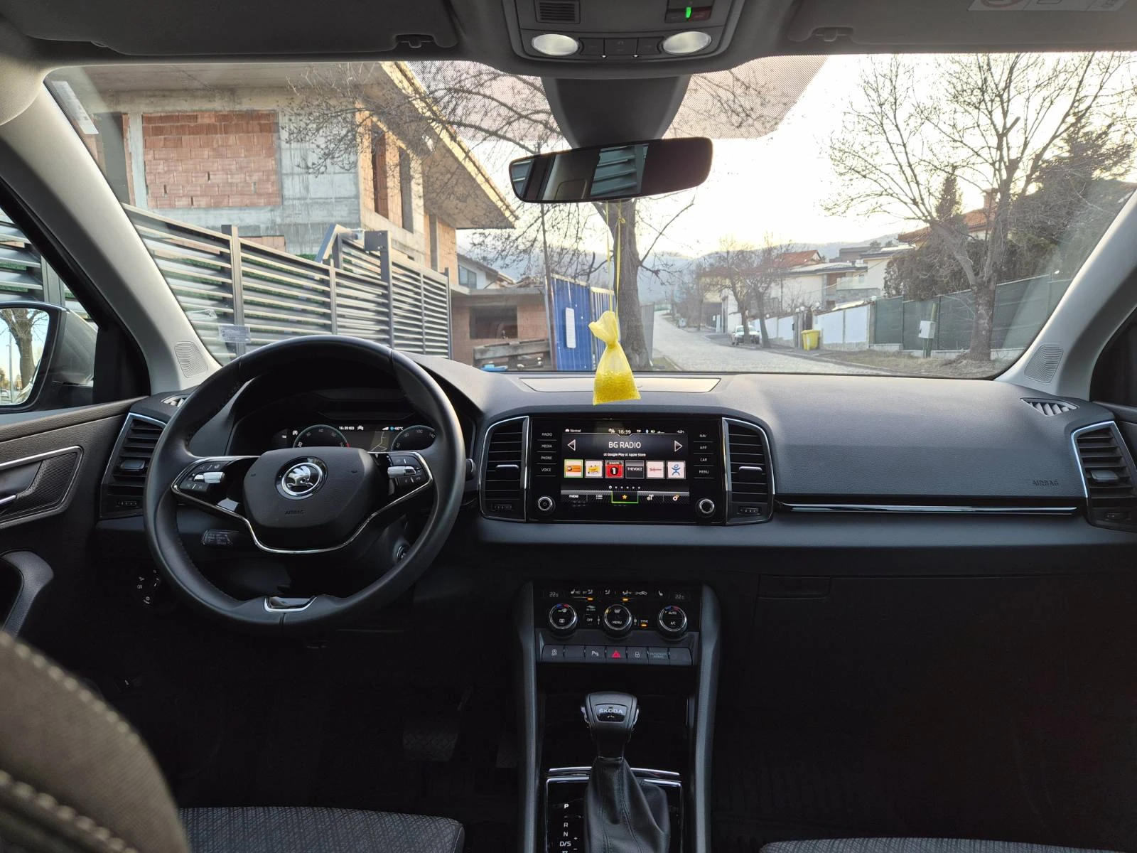 Skoda Karoq Vision, 1.5 TSI - изображение 6