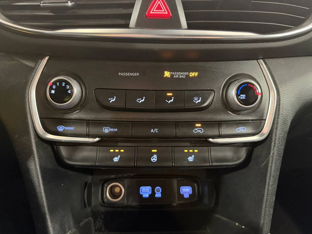 Hyundai Santa fe 2019 ESSENTIAL| ЧИСТА ИСТОРИЯ, снимка 11 - Автомобили и джипове - 53805186