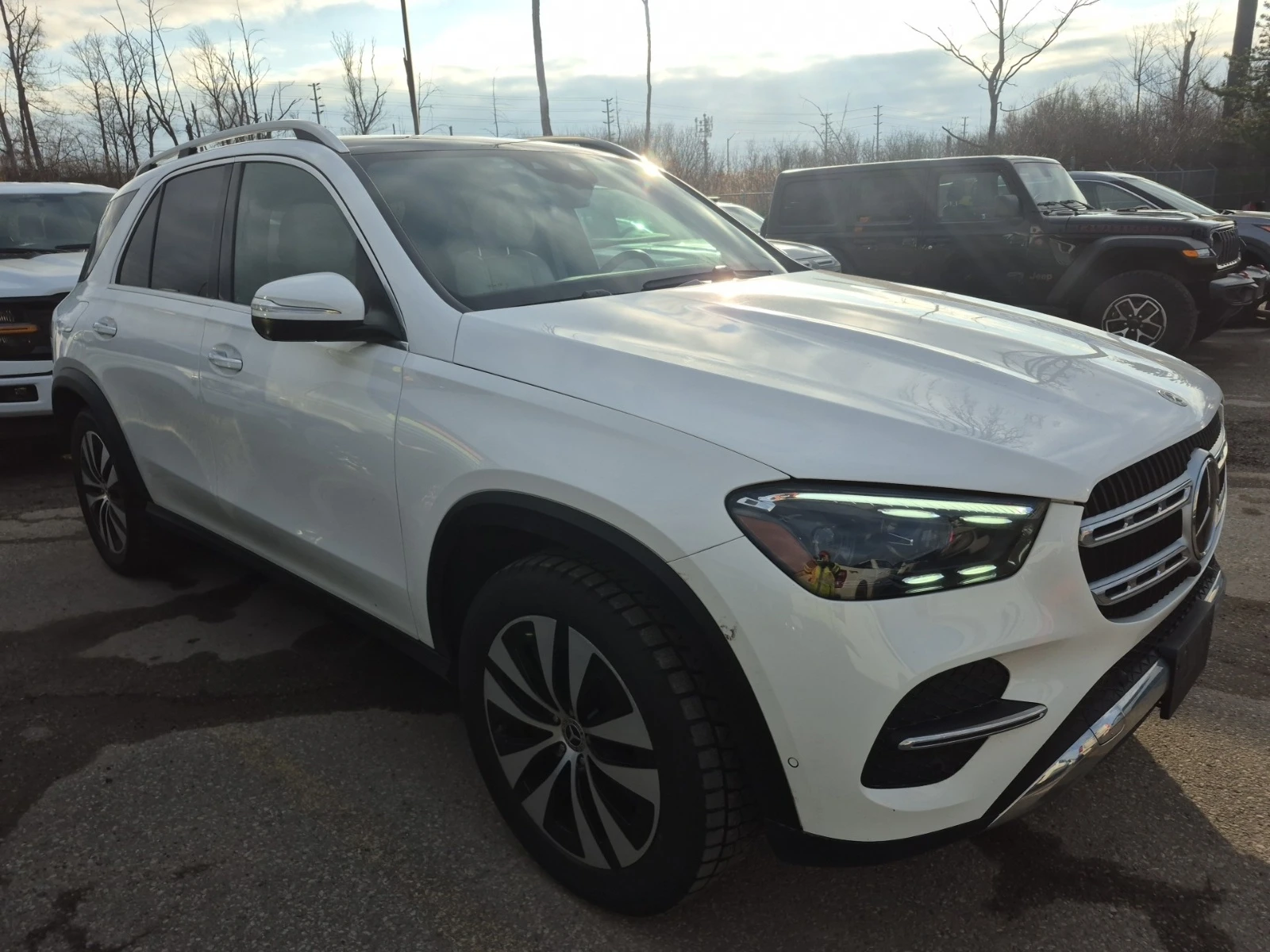 Mercedes-Benz GLE 350 * * CARFAX * * АВТО КРЕДИТ * * , снимка 2 - Автомобили и джипове - 54137294