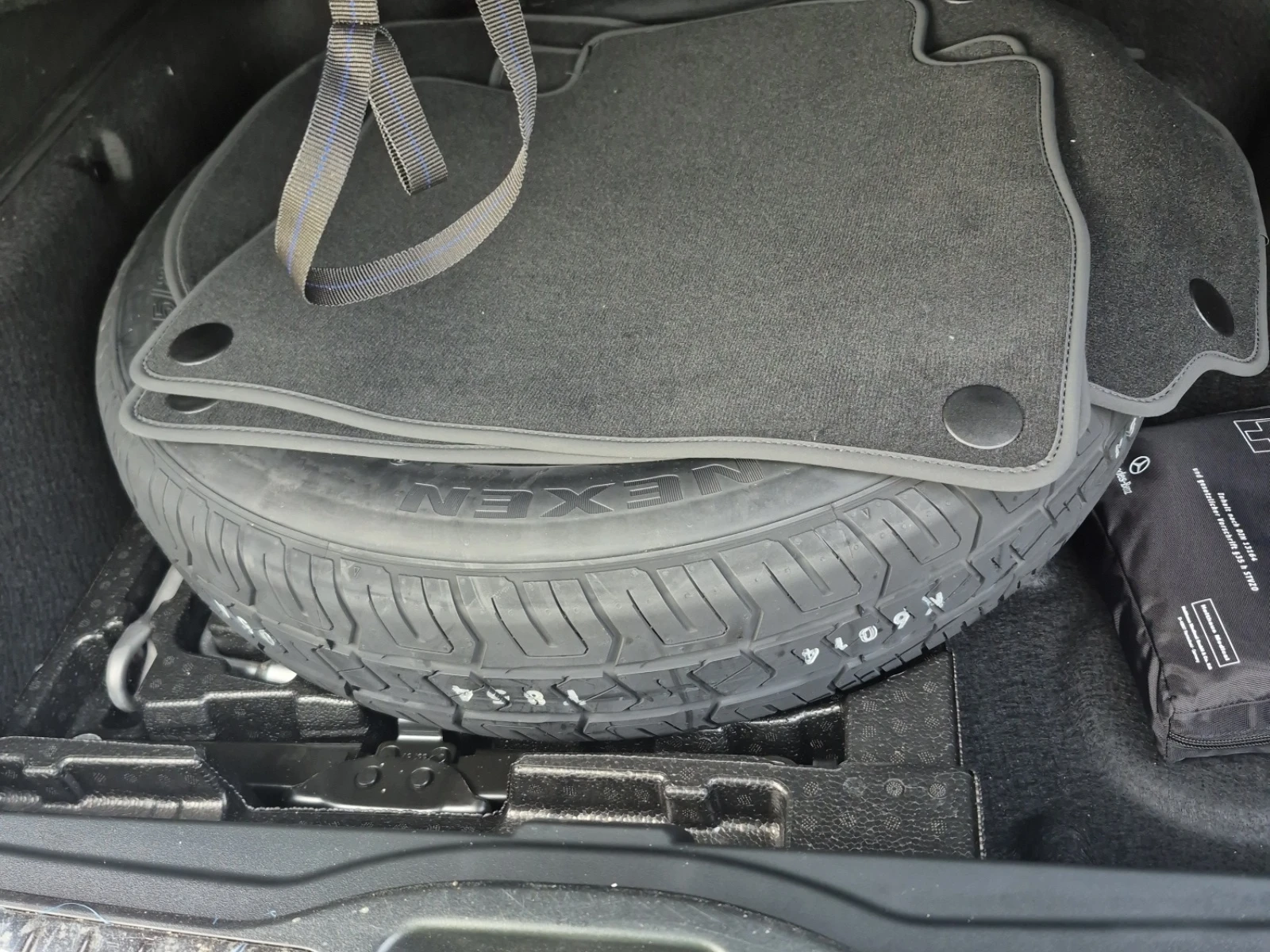 Mercedes-Benz GLE 350 * * CARFAX * * АВТО КРЕДИТ * * , снимка 11 - Автомобили и джипове - 54137294