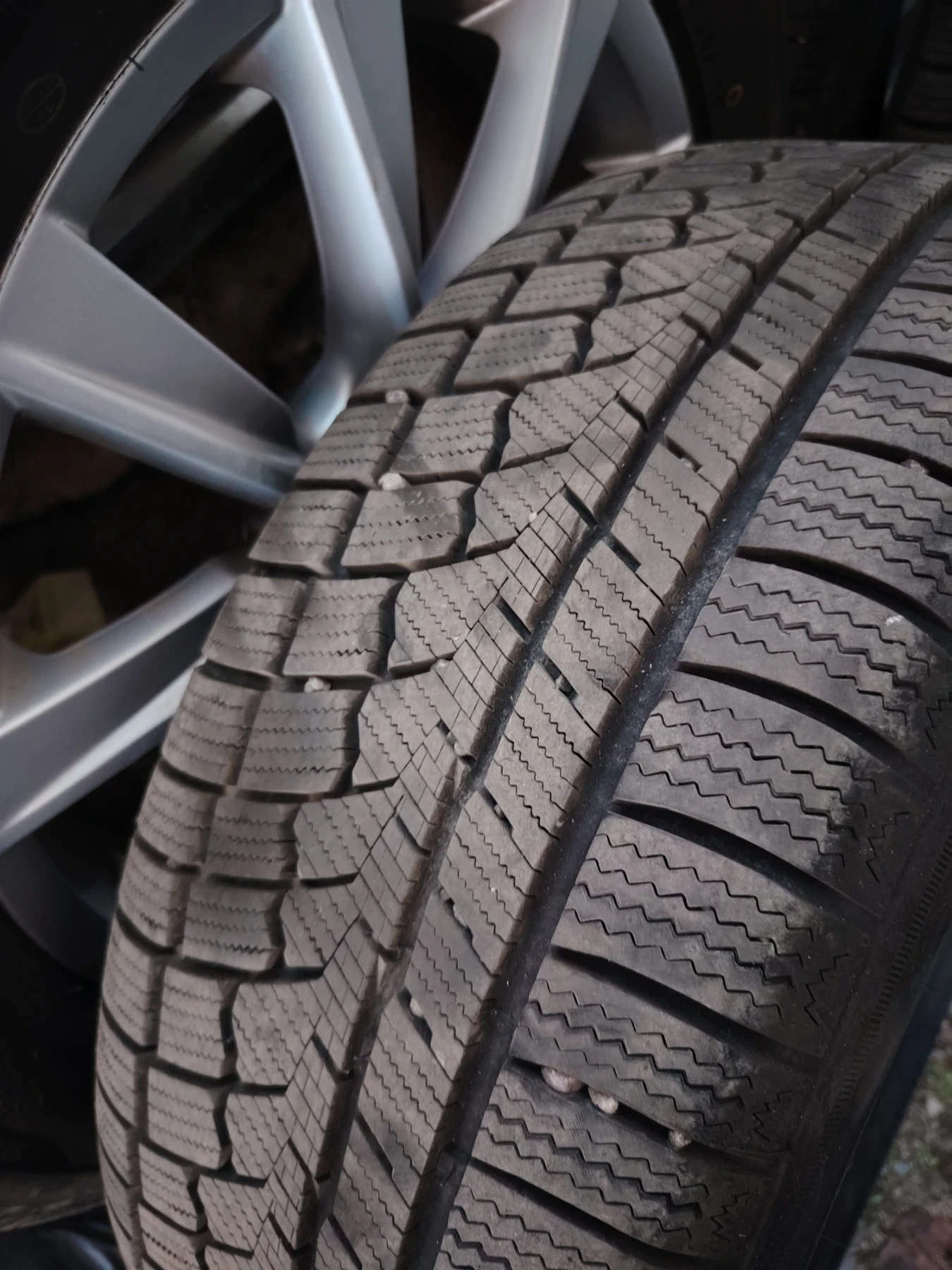 VW Tiguan, снимка 12 - Автомобили и джипове - 54305913