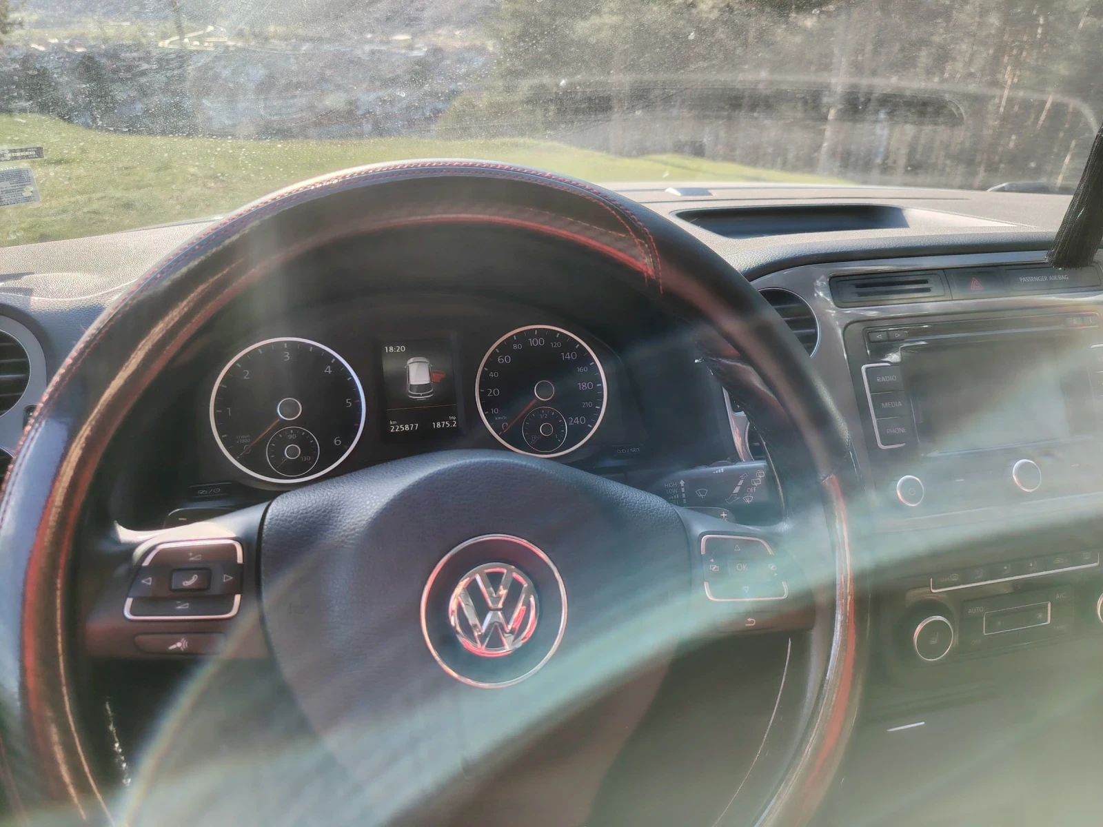 VW Tiguan, снимка 10 - Автомобили и джипове - 54305913