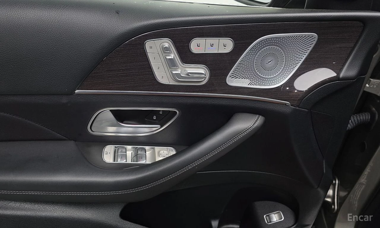 Mercedes-Benz GLE 400 d* 4MATIC* DISTRONIC* 360CAMERA* BURMESTER* PANO* , снимка 11 - Автомобили и джипове - 54529140