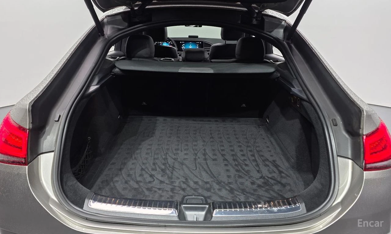 Mercedes-Benz GLE 400 d* 4MATIC* DISTRONIC* 360CAMERA* BURMESTER* PANO* , снимка 15 - Автомобили и джипове - 54529140