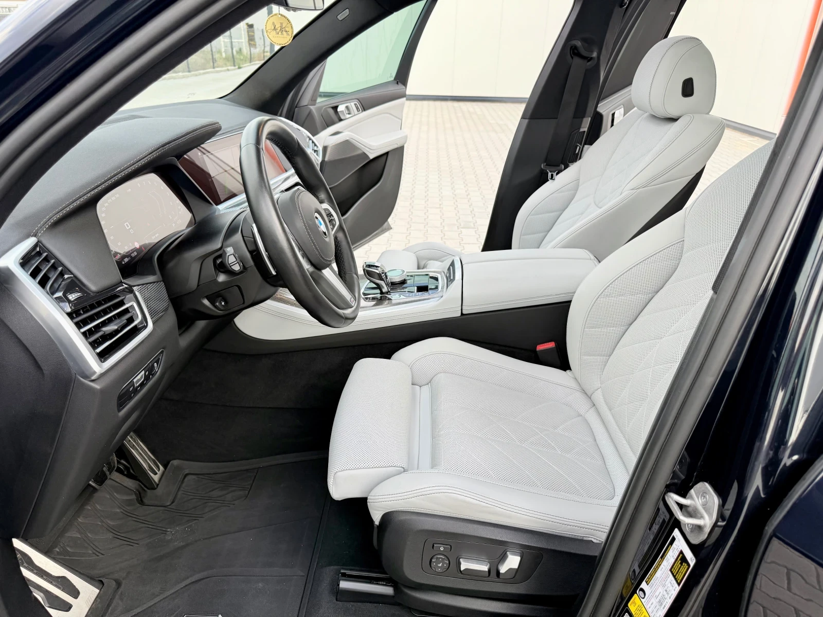 BMW X5 M40i/Laser/Swarovski/Skylounge, снимка 9 - Автомобили и джипове - 54620903