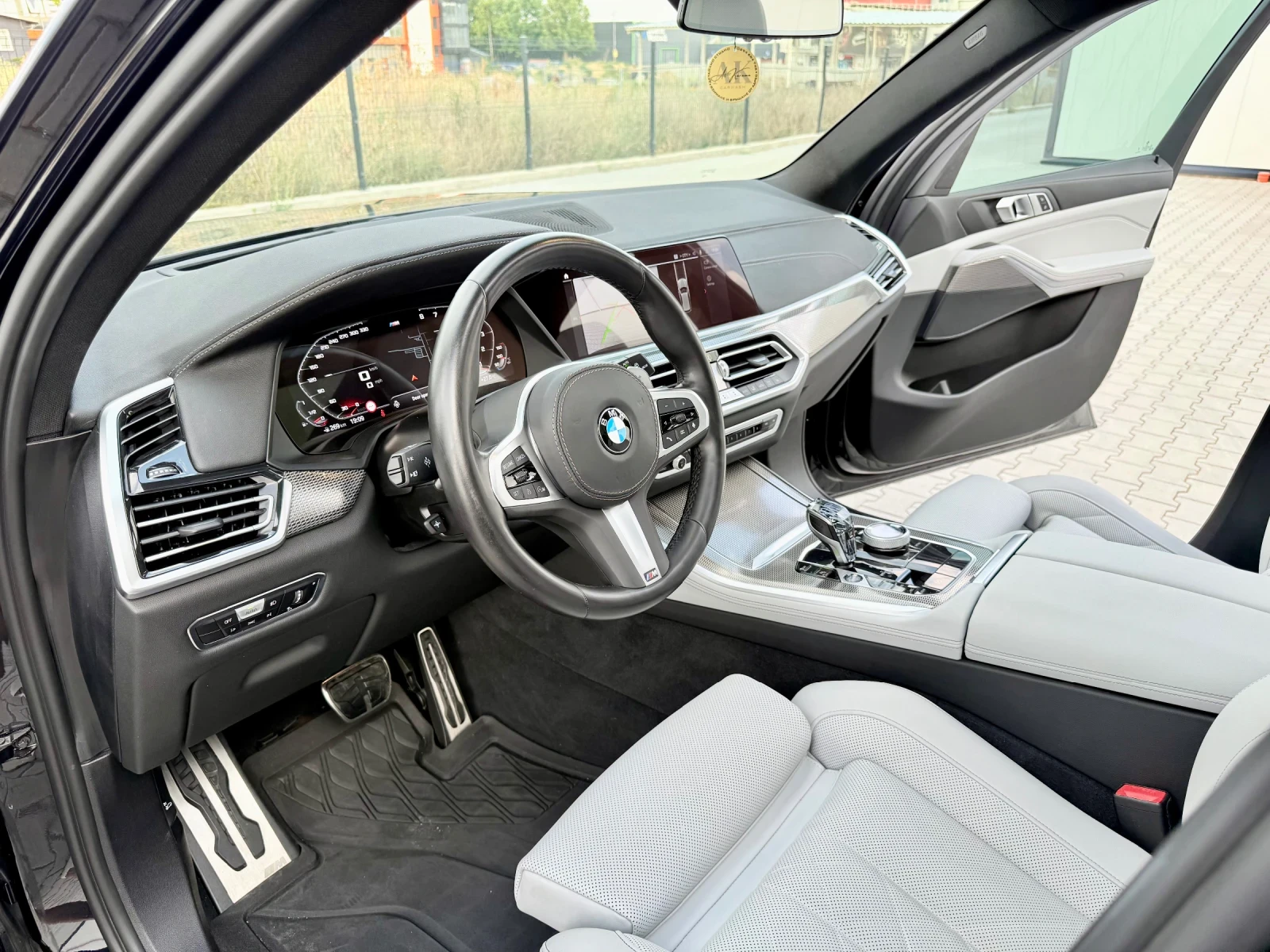BMW X5 M40i/Laser/Swarovski/Skylounge, снимка 10 - Автомобили и джипове - 54620903