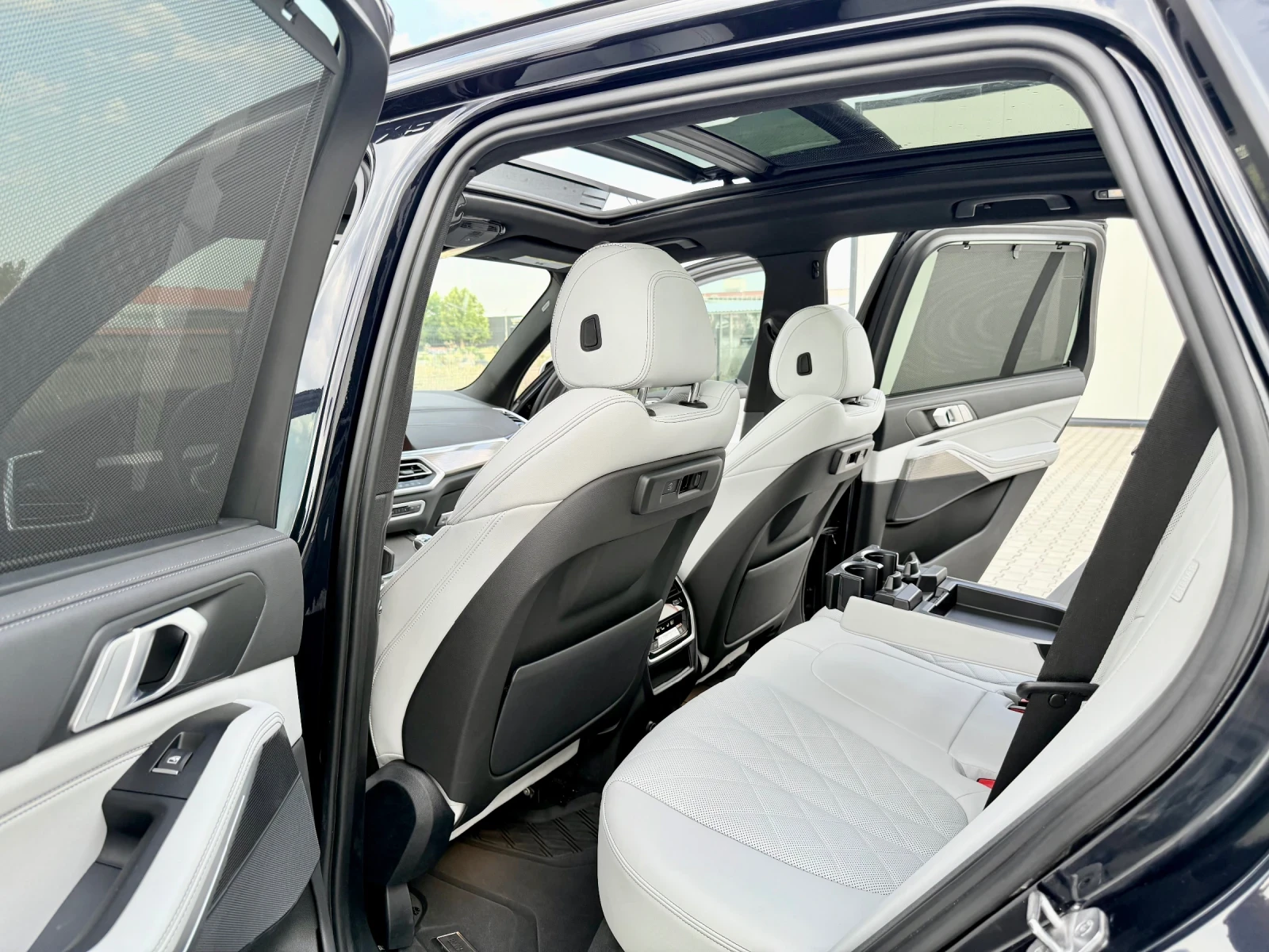 BMW X5 M40i/Laser/Swarovski/Skylounge, снимка 16 - Автомобили и джипове - 54620903
