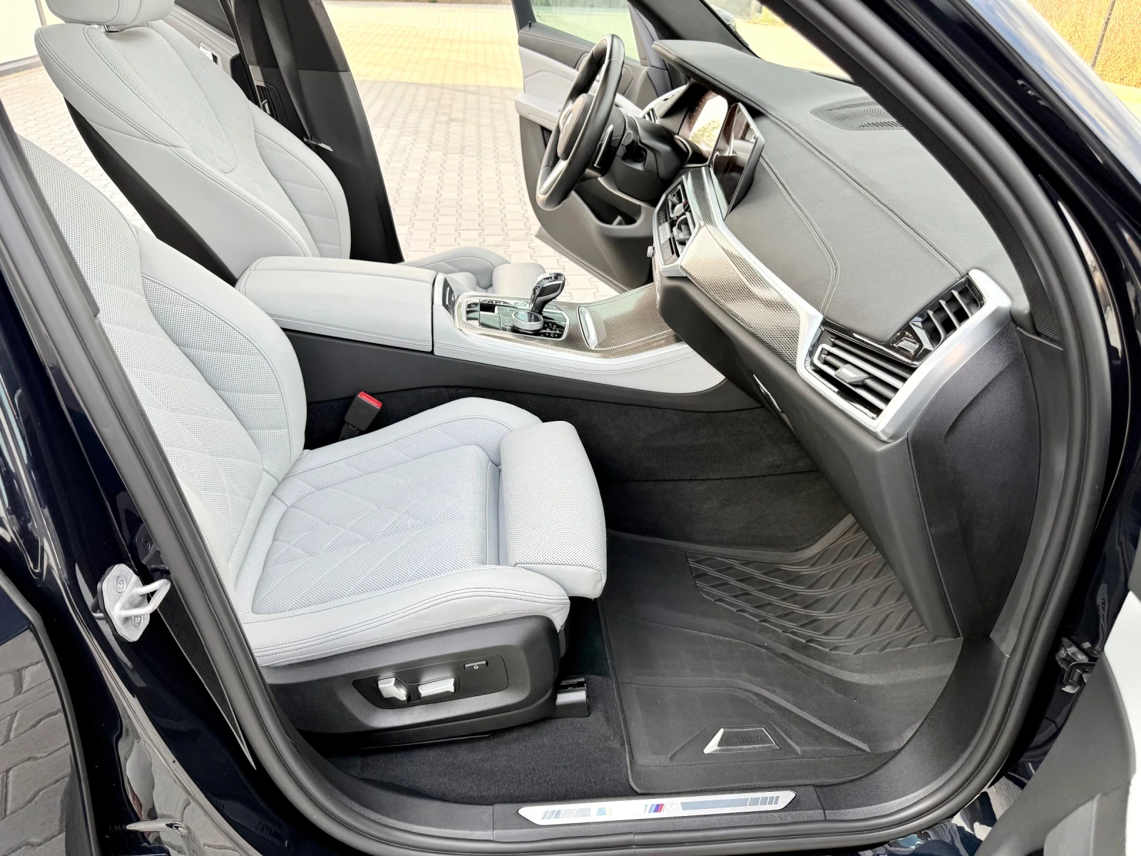 BMW X5 M40i/Laser/Swarovski/Skylounge, снимка 15 - Автомобили и джипове - 54620903