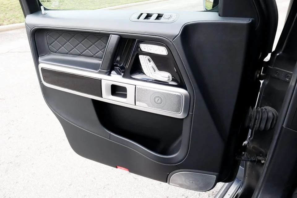 Mercedes-Benz G 63 AMG * ЧЕРЕН МАТ * МАСАЖИ * ДИСТРОНИК * BURMESTER, снимка 9 - Автомобили и джипове - 55473109