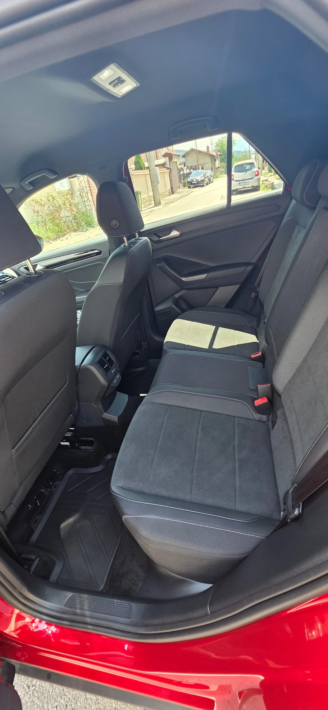 VW T-Roc, снимка 7 - Автомобили и джипове - 55616586