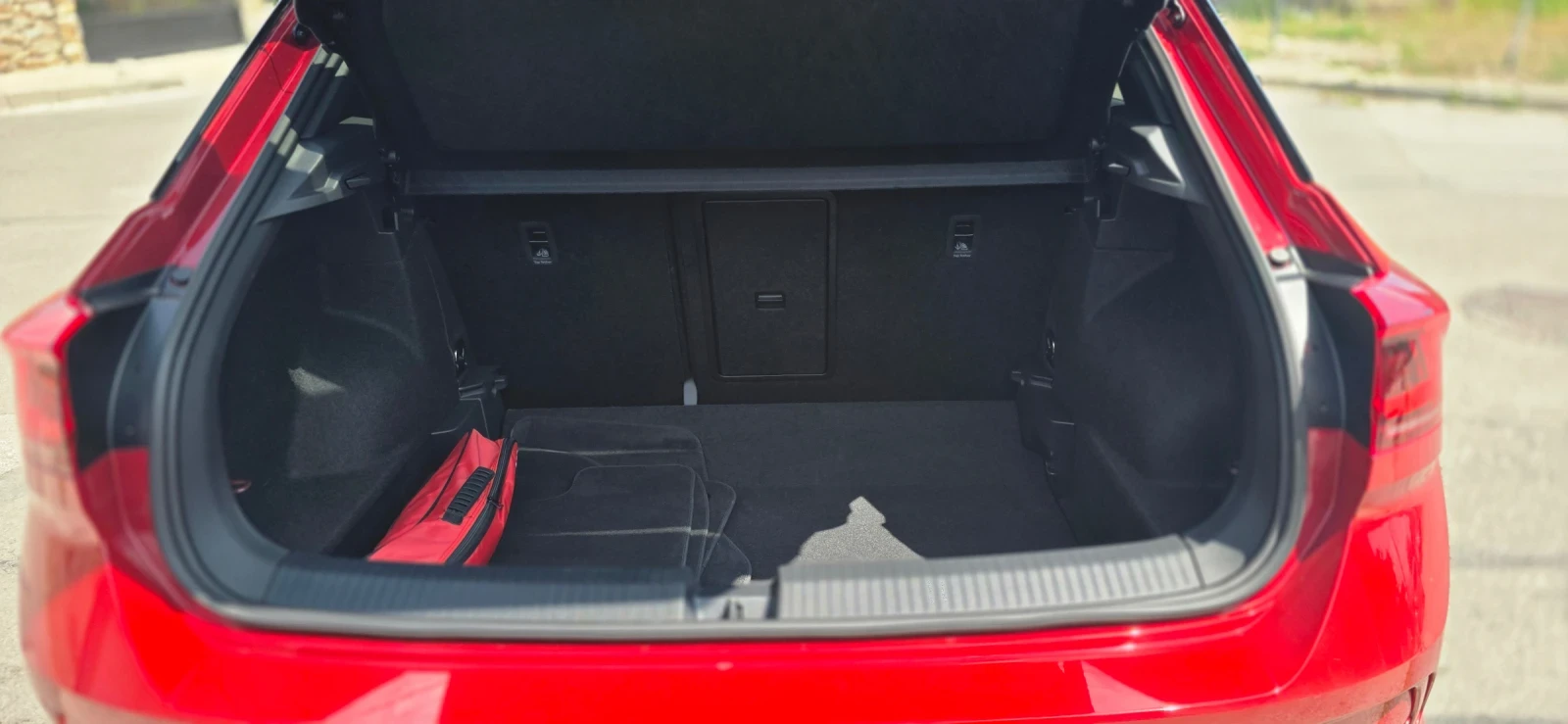 VW T-Roc, снимка 6 - Автомобили и джипове - 55616586