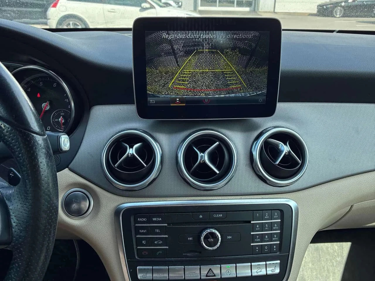 Mercedes-Benz GLA 250 4MATIC | ГЛАВНО ПРЕДСТАВИТЕЛСТВО НА MERCEDES, снимка 9 - Автомобили и джипове - 55649291