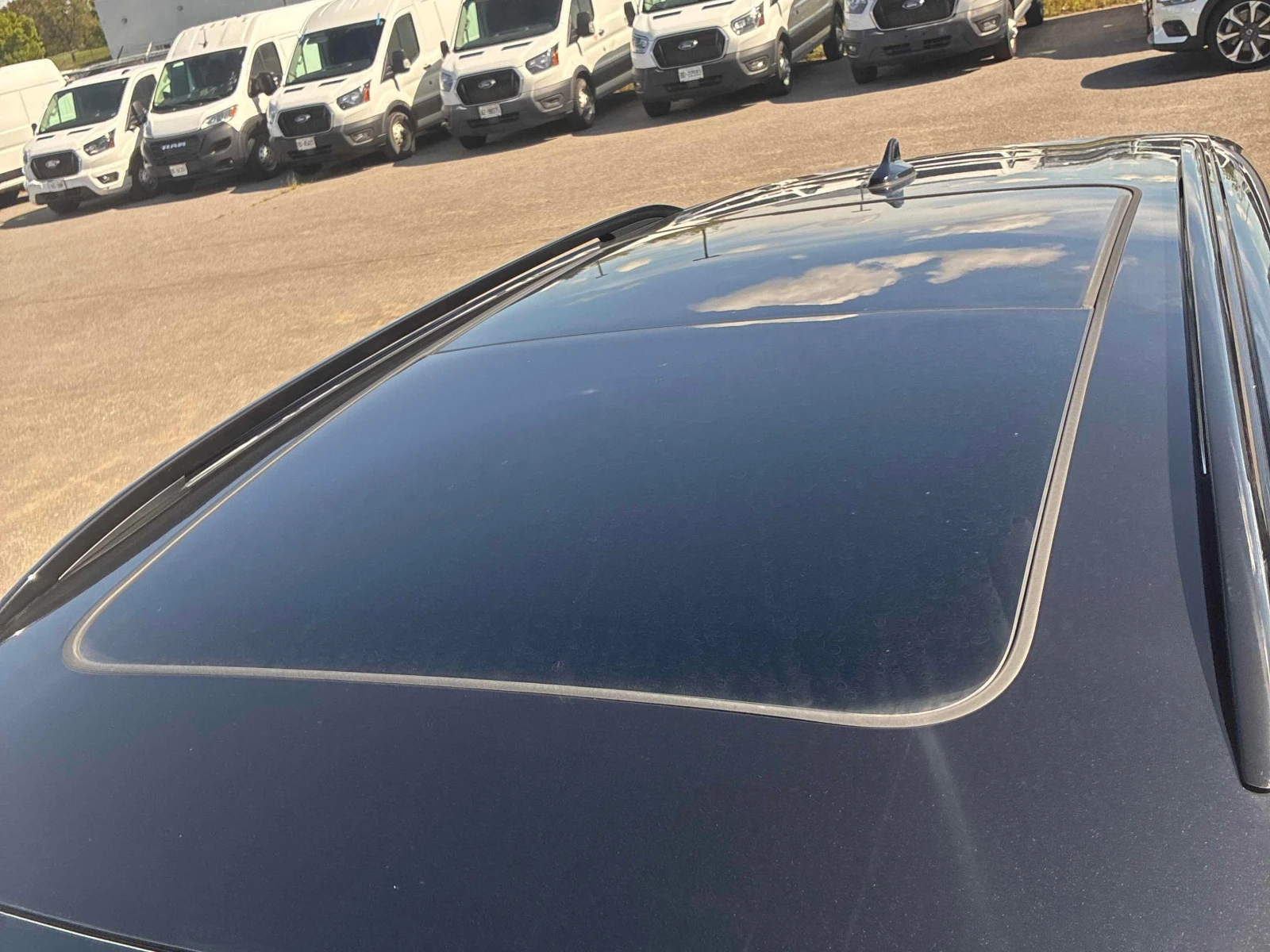 VW Tiguan * Comfortline R Line Black Edition* АВТОКРЕДИТ * , снимка 11 - Автомобили и джипове - 56030873