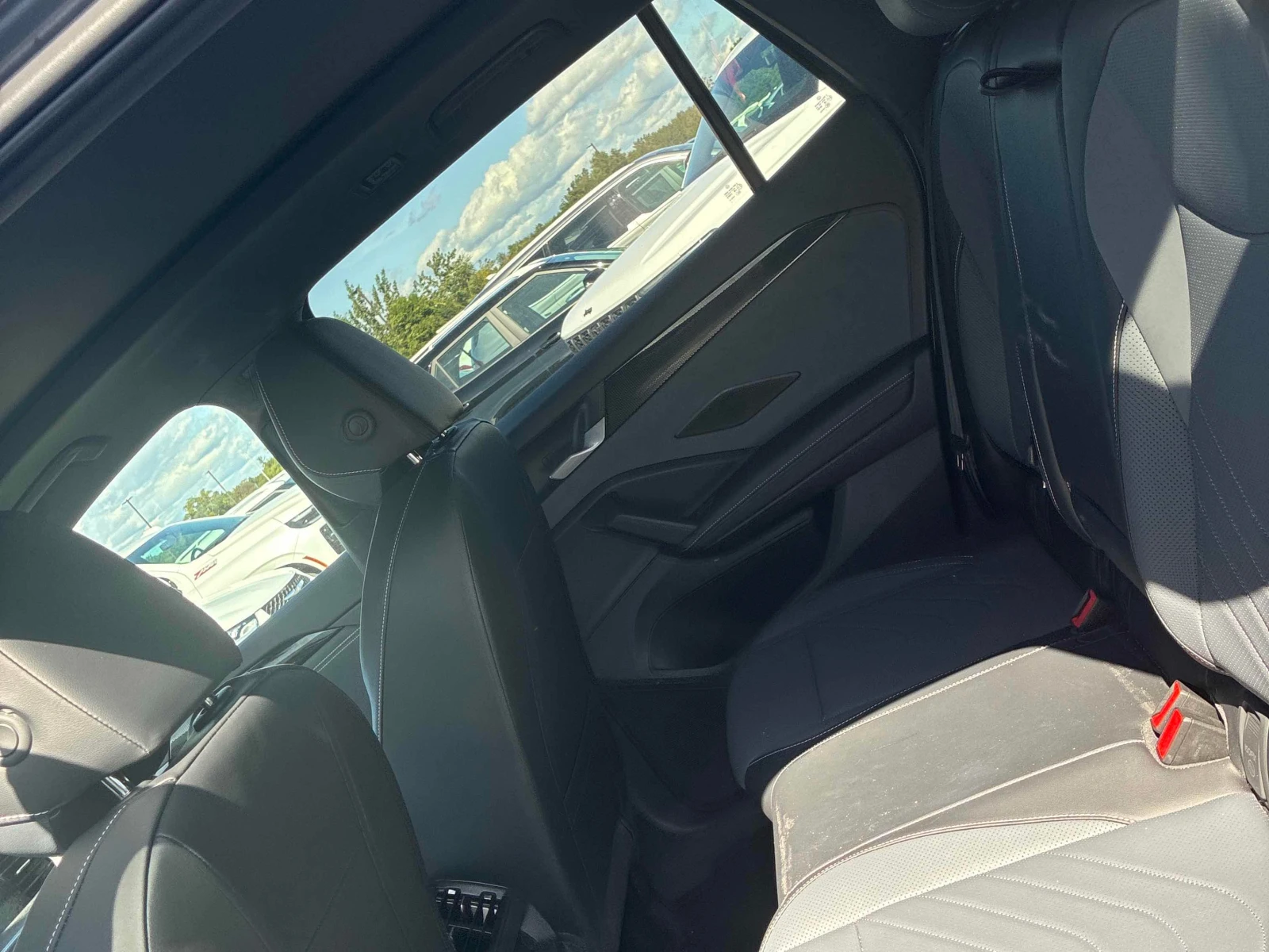 VW Tiguan * Comfortline R Line Black Edition* АВТОКРЕДИТ * , снимка 10 - Автомобили и джипове - 56030873