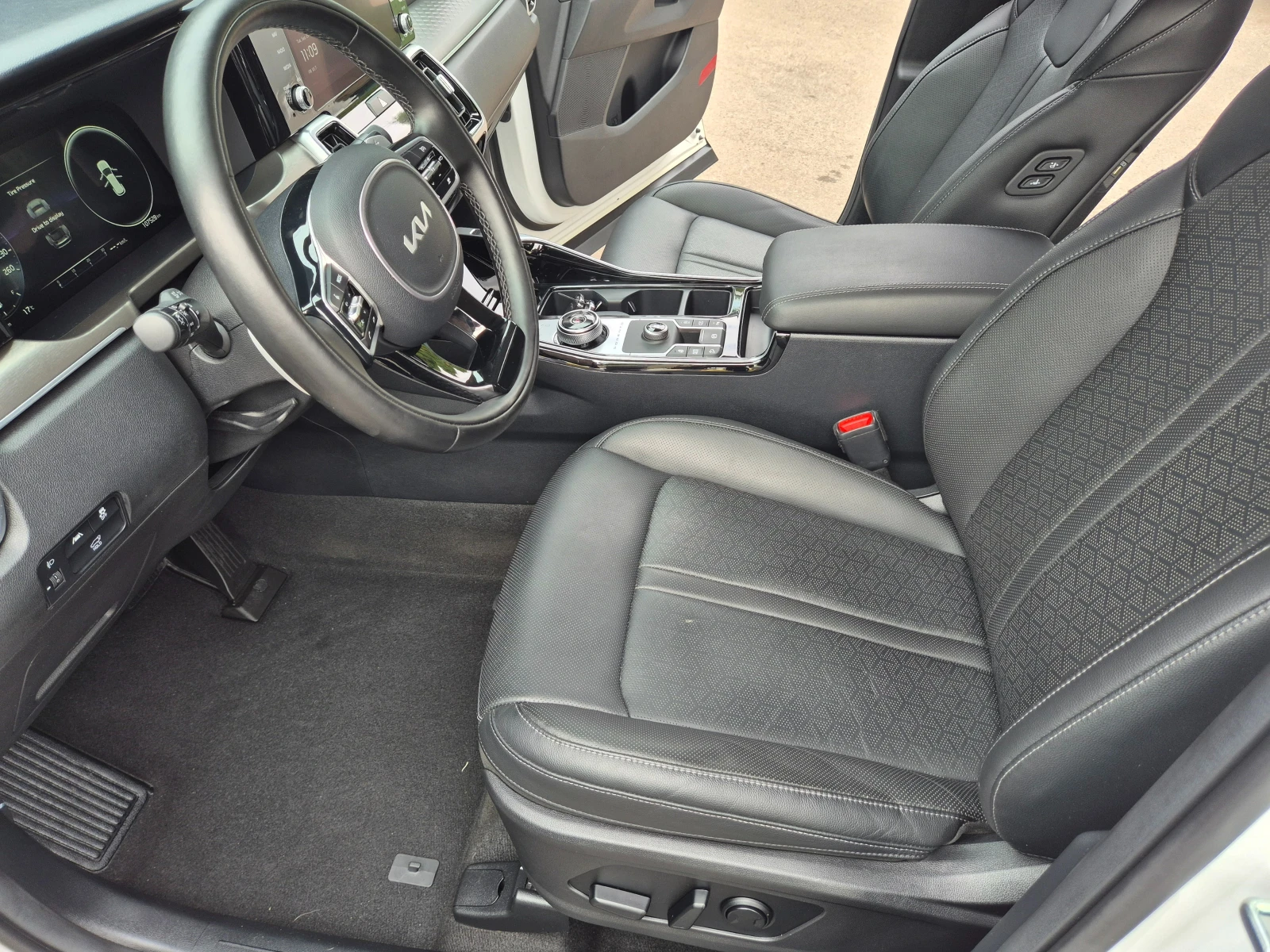 Kia Sorento 4X2 2.2 CRDI Noblesse - Наличен в БГ, снимка 5 - Автомобили и джипове - 56268558