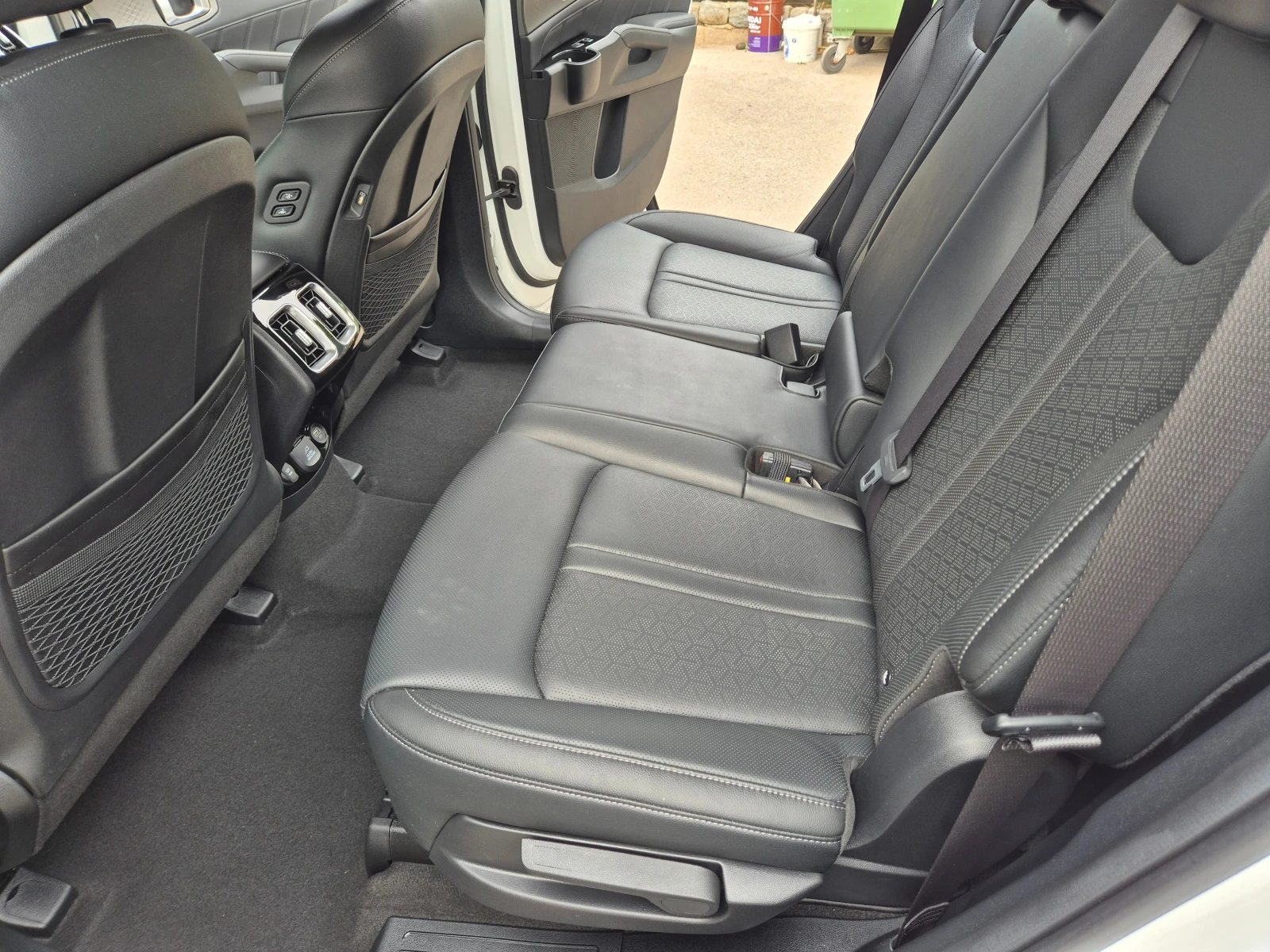 Kia Sorento 4X2 2.2 CRDI Noblesse - Наличен в БГ, снимка 6 - Автомобили и джипове - 56268558