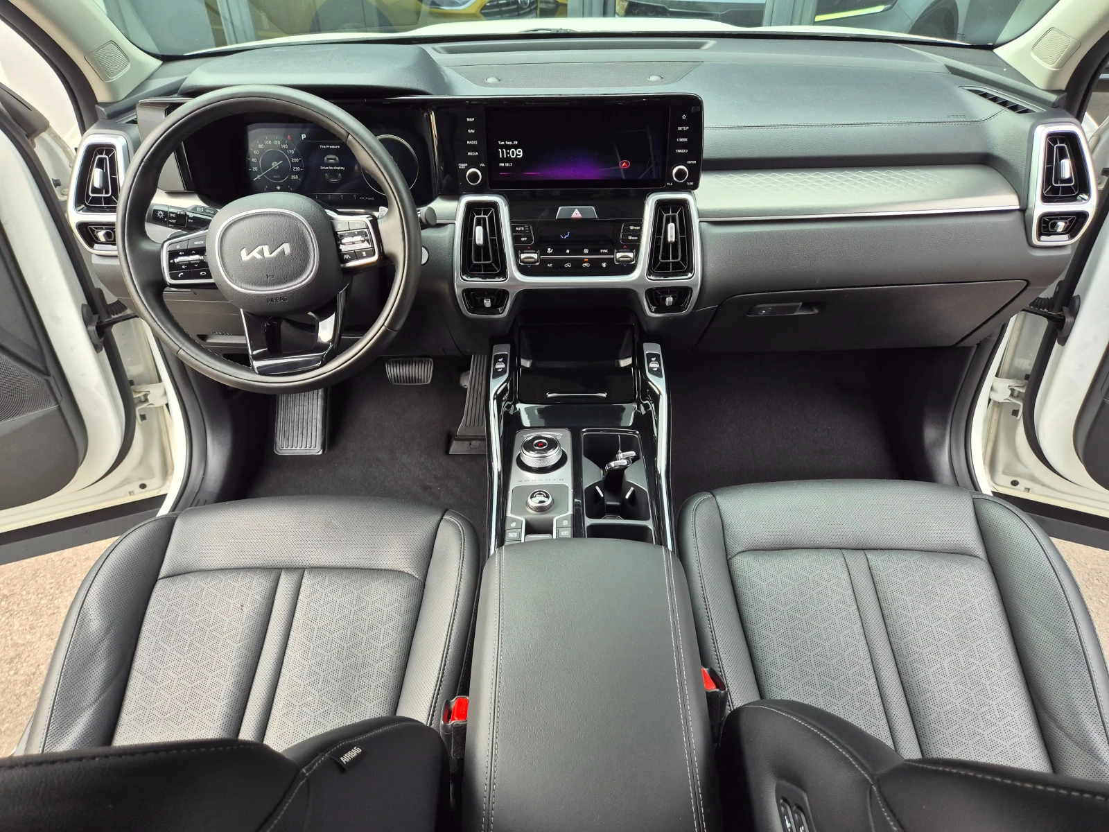 Kia Sorento 4X2 2.2 CRDI Noblesse - Наличен в БГ, снимка 9 - Автомобили и джипове - 56268558