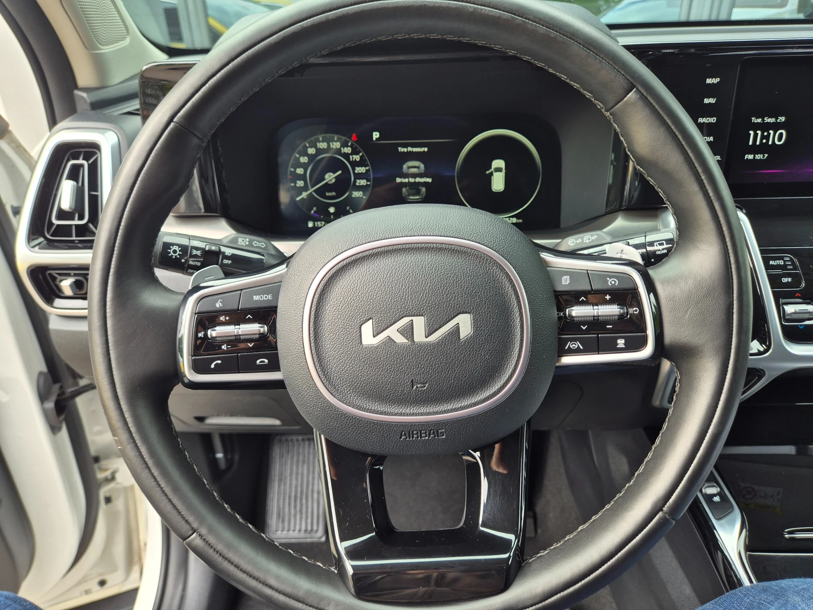 Kia Sorento 4X2 2.2 CRDI Noblesse - Наличен в БГ, снимка 10 - Автомобили и джипове - 56268558