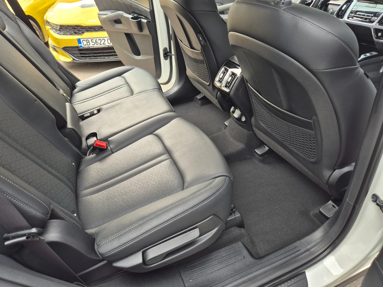 Kia Sorento 4X2 2.2 CRDI Noblesse - Наличен в БГ, снимка 8 - Автомобили и джипове - 56268558