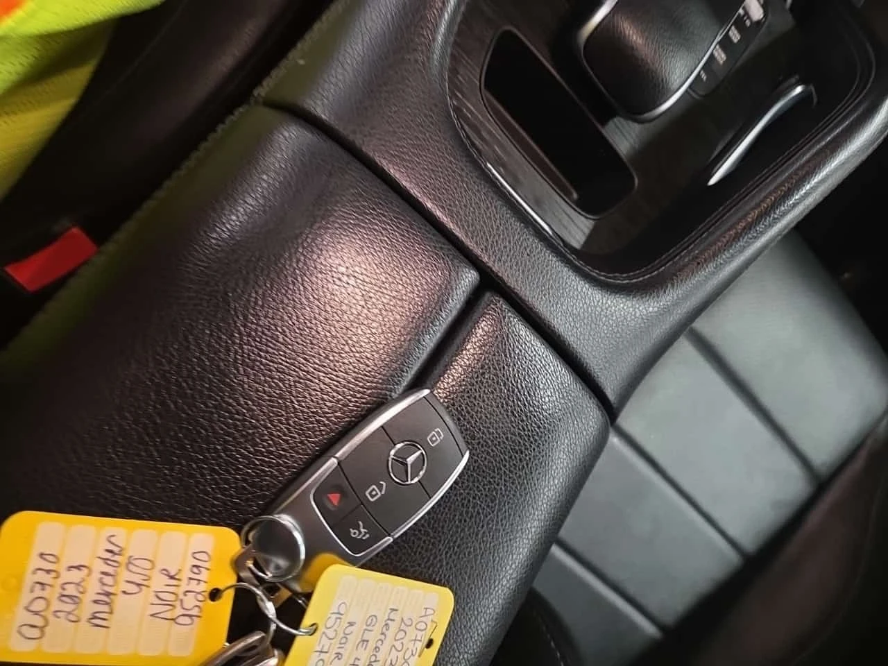 Mercedes-Benz GLE 450 * KEYLESS * ПОДГРЕВ * ДВА КЛЮЧА , снимка 9 - Автомобили и джипове - 56331553