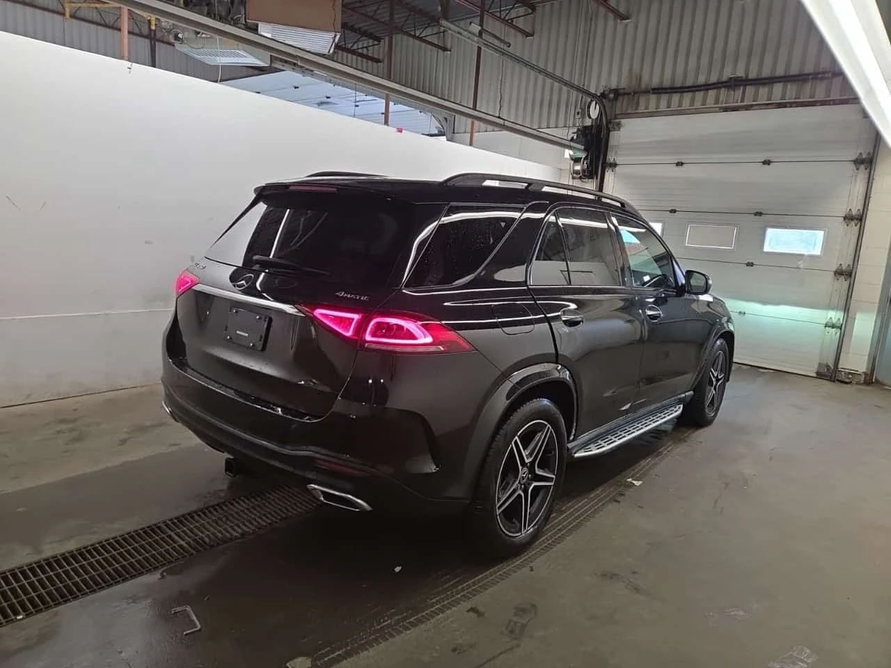 Mercedes-Benz GLE 450 * KEYLESS * ПОДГРЕВ * ДВА КЛЮЧА , снимка 3 - Автомобили и джипове - 56331553