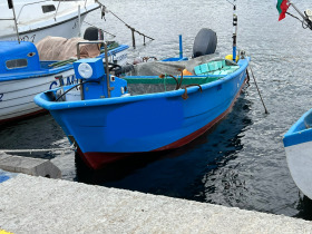 Лодка Собствено производство, снимка 2 - Воден транспорт - 44978652