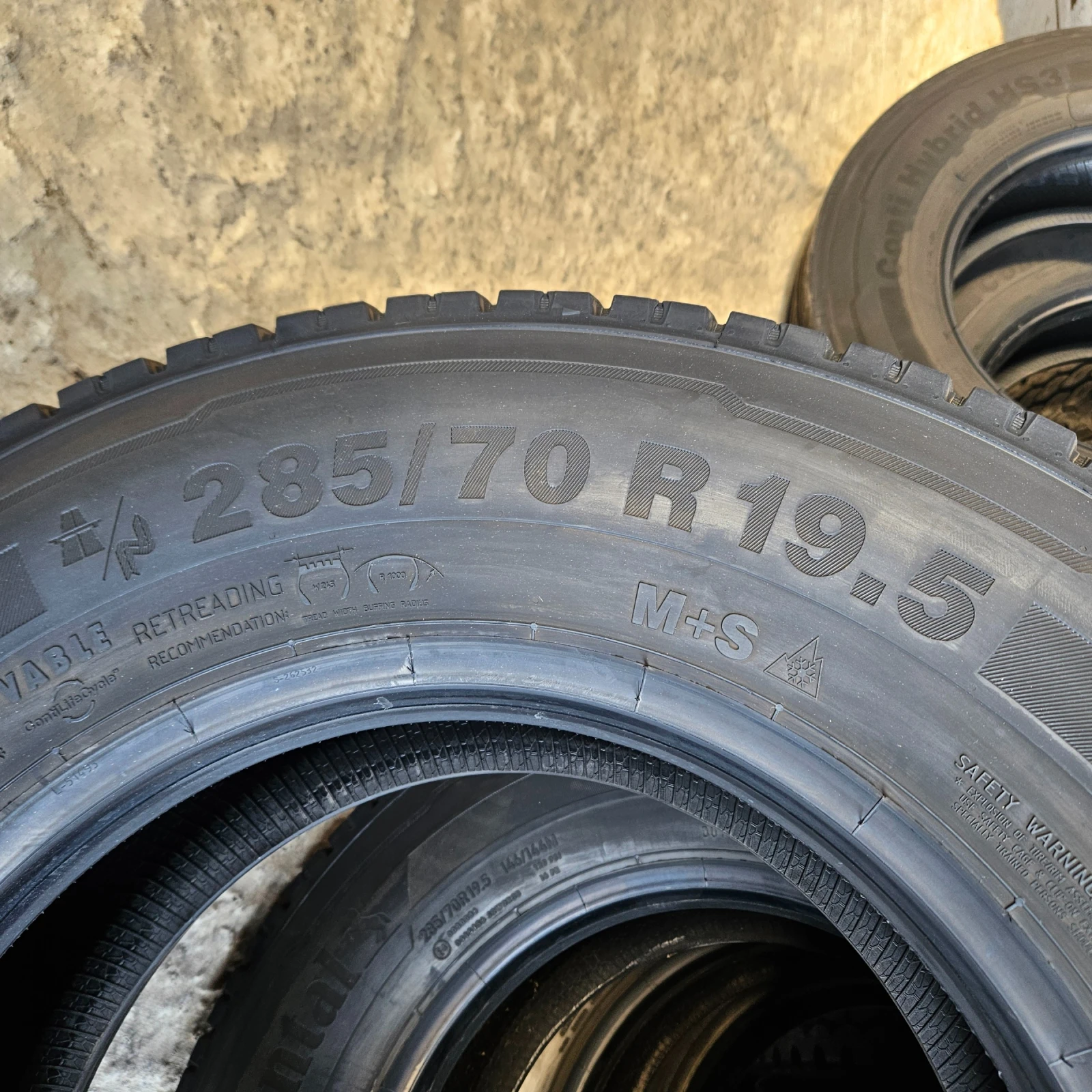 Гуми, снимка 10 - Гуми и джанти - 54034214