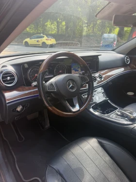 Mercedes-Benz E 400 4 Matic, снимка 6