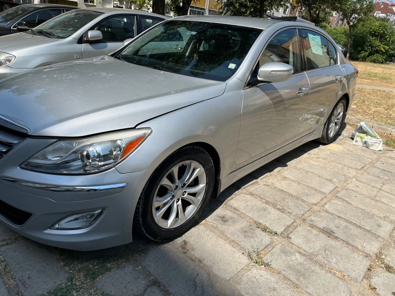 Hyundai Genesis Седан, снимка 4 - Автомобили и джипове - 41895619