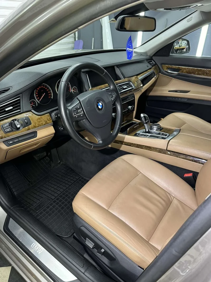 BMW 730 Ld, снимка 12 - Автомобили и джипове - 42242335