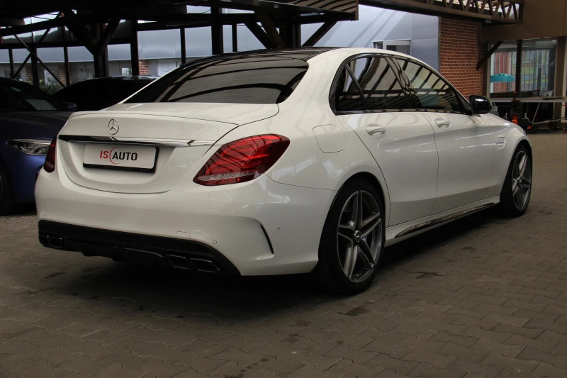 Mercedes-Benz C 63 AMG Sedan/Perfomance/Панорама, снимка 4 - Автомобили и джипове - 45060622