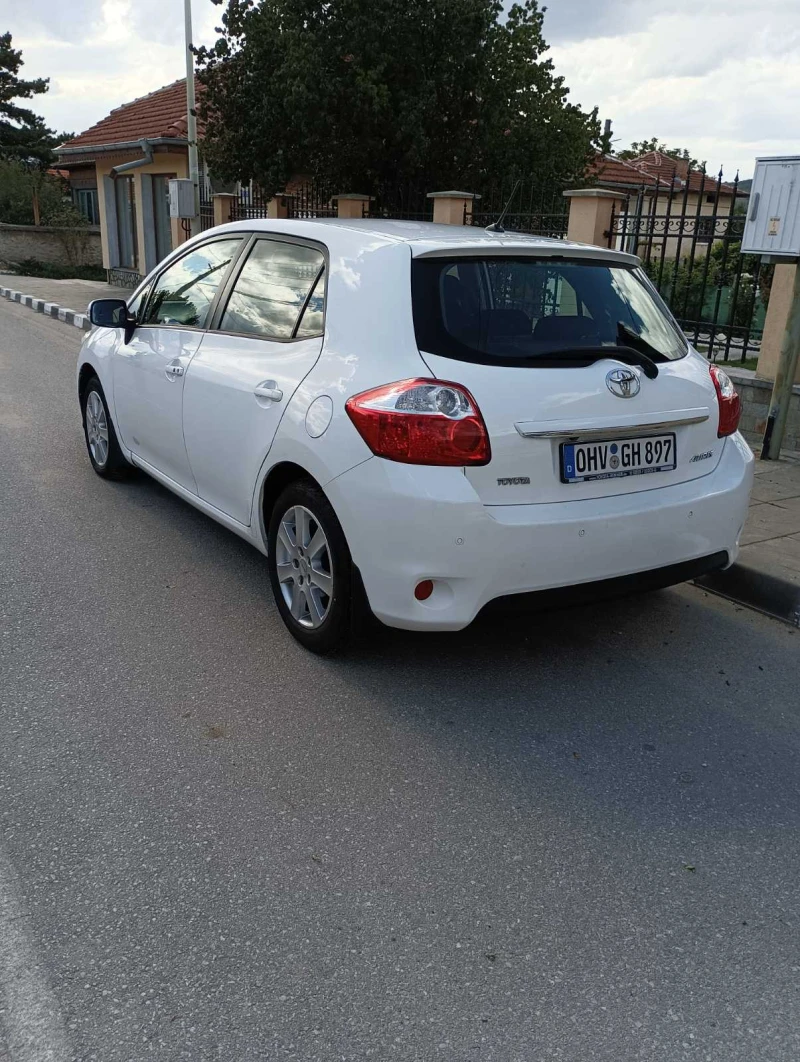 Toyota Auris, снимка 11 - Автомобили и джипове - 47269679