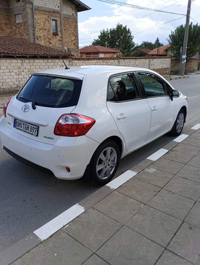 Toyota Auris, снимка 10 - Автомобили и джипове - 47269679