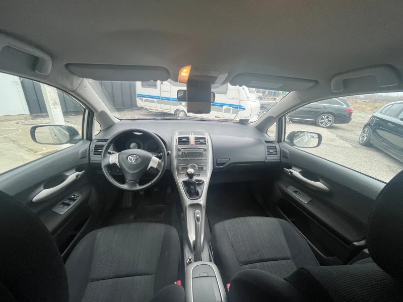 Toyota Auris SOL 1.4 D4D подарък регистрация, снимка 3 - Автомобили и джипове - 48155094