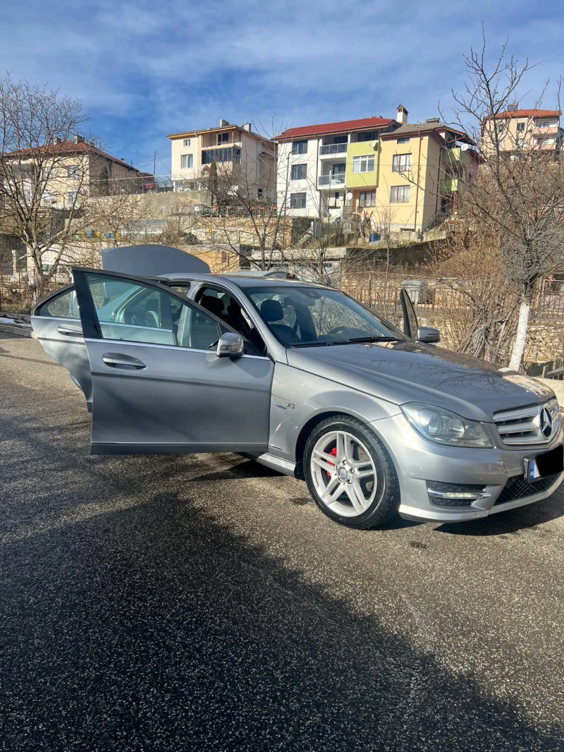 Mercedes-Benz C 180, снимка 3 - Автомобили и джипове - 48535446