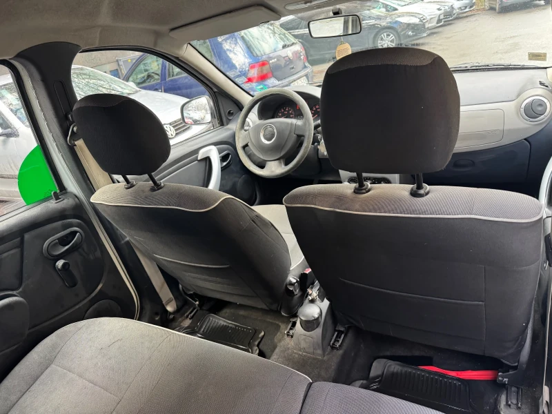 Dacia Logan, снимка 10 - Автомобили и джипове - 48628171