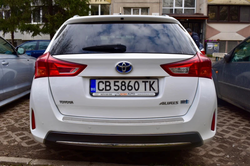 Toyota Auris Hybrid 1.8 - НОВА БАТЕРИЯ!!, снимка 7 - Автомобили и джипове - 49550585