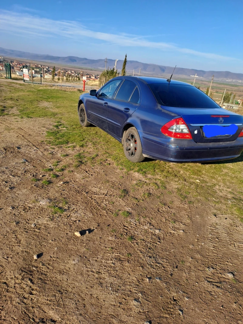 Mercedes-Benz E 200, снимка 5 - Автомобили и джипове - 49777015