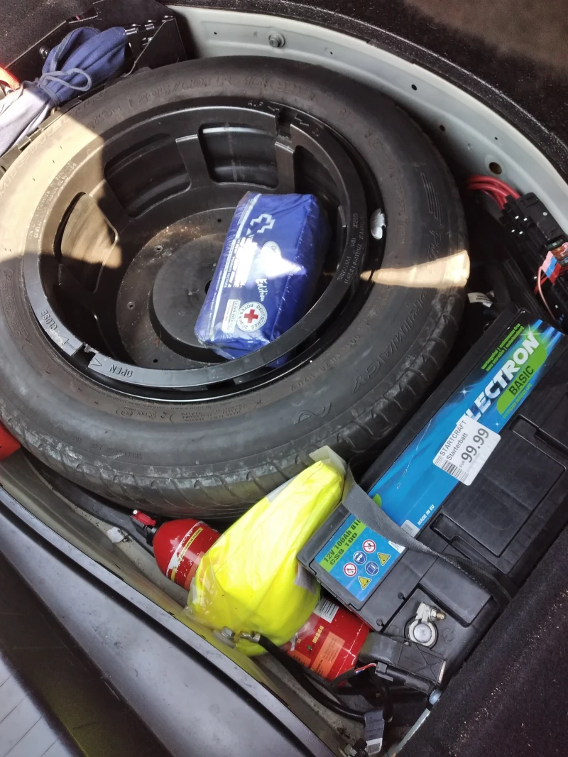 Mercedes-Benz E 200, снимка 9 - Автомобили и джипове - 49777015