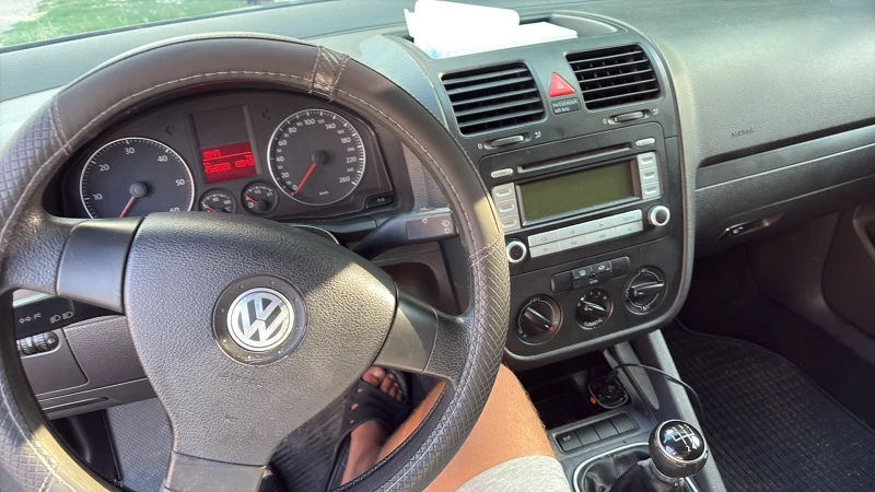 VW Golf 5 1.9tdi 90кс, снимка 6 - Автомобили и джипове - 52513780